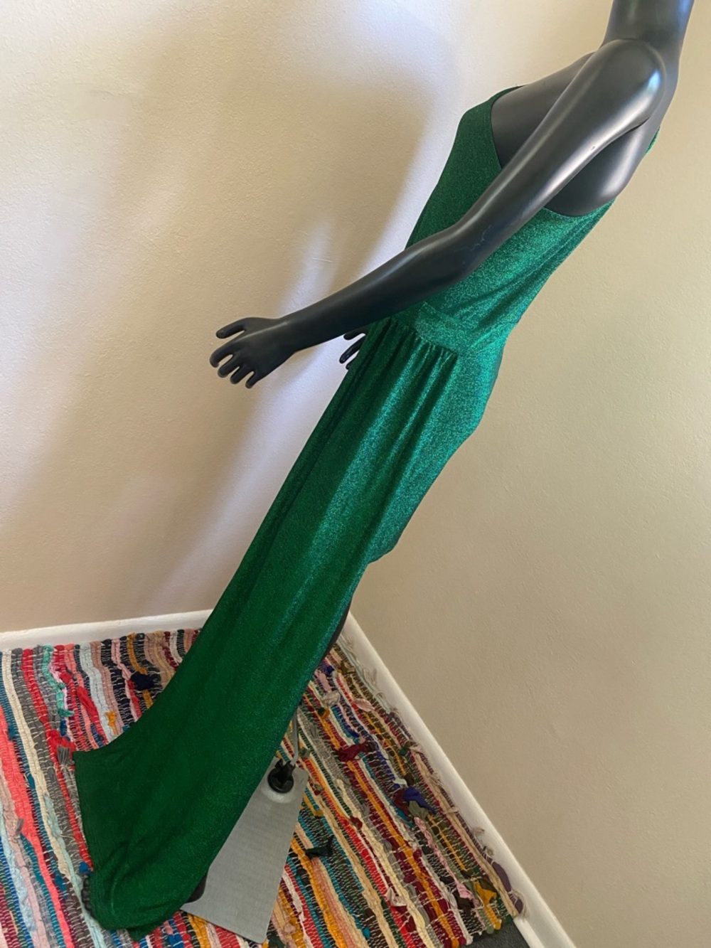 One-Shoulder Emerald Green Mini Dress with Sash - Picture 5 of 9